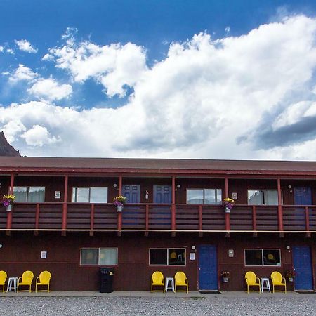 High Country Motel And Cabins Cooke City Exteriör bild