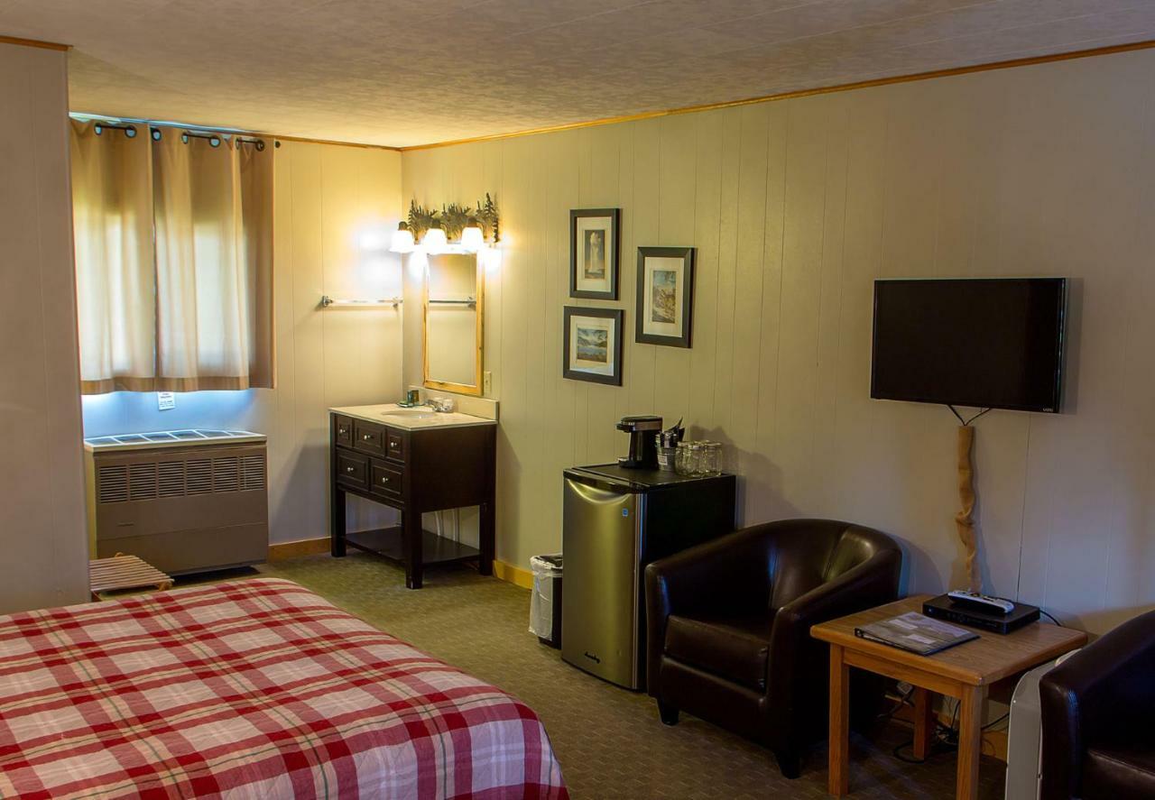 High Country Motel And Cabins Cooke City Exteriör bild