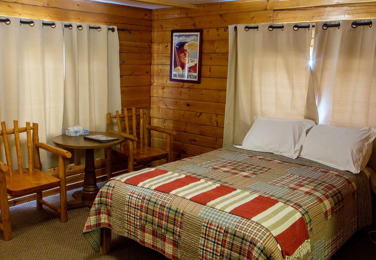 High Country Motel And Cabins Cooke City Exteriör bild